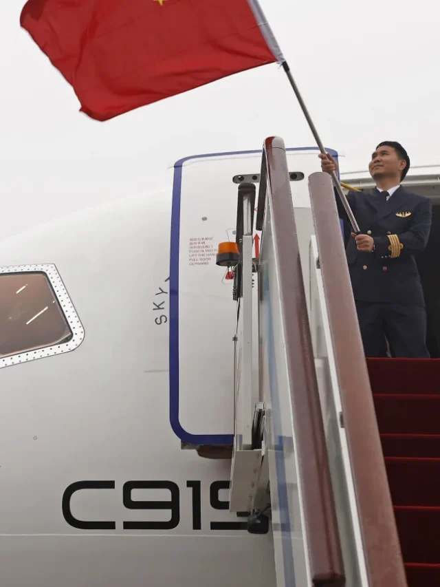 China Halts Boeing Jet Deliveries Amid U.S. Trade War